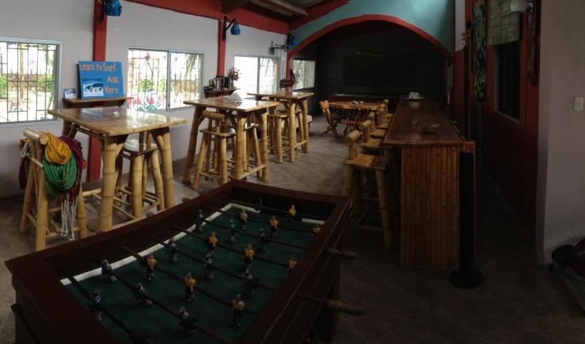 هاستل Hostal Surf Olón