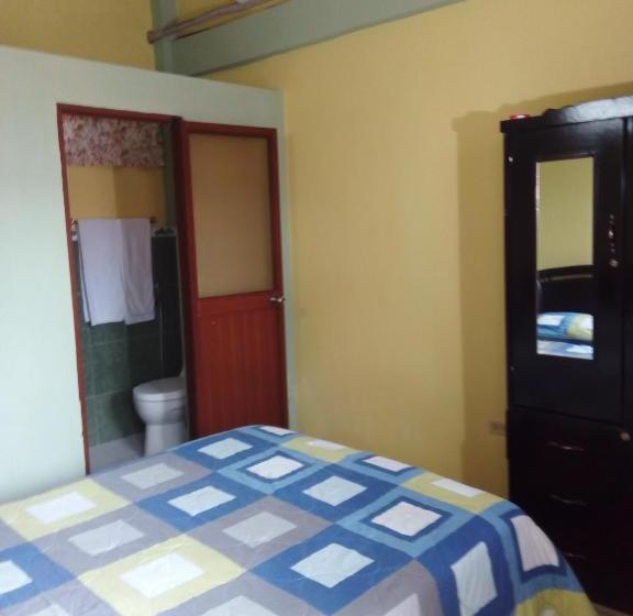 هاستل Hostal Surf Olón