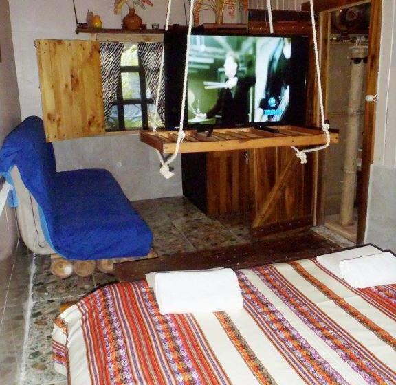 تختخواب و صبحانه Jarabacoa Family Hostel