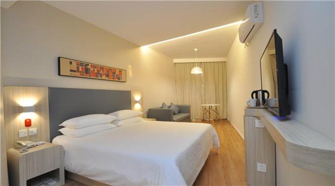 Elan Hotel Nanjing North Daqiao Road Red Sun Plaza