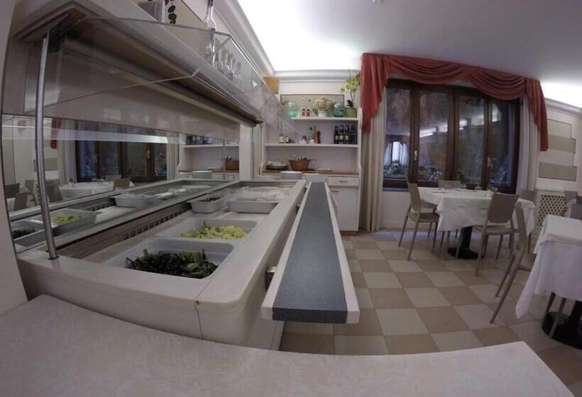 ホテル Ristorante Centrale