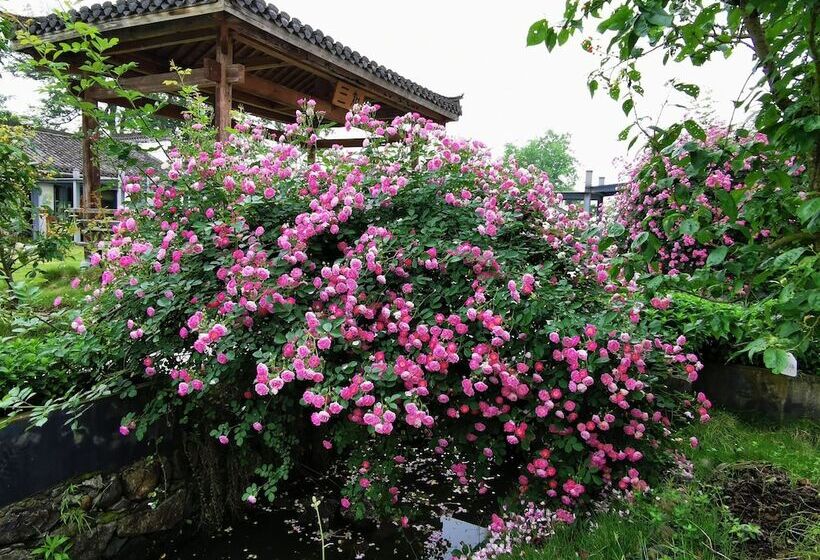 استراحتگاه Huangshan Huizhou Creek Villa