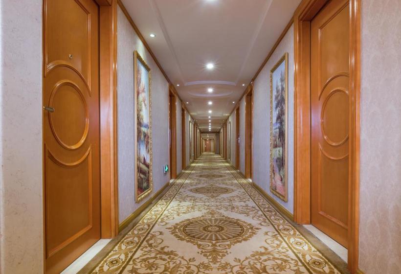 Отель Vienna  Chaozhou Bus Terminal Branch