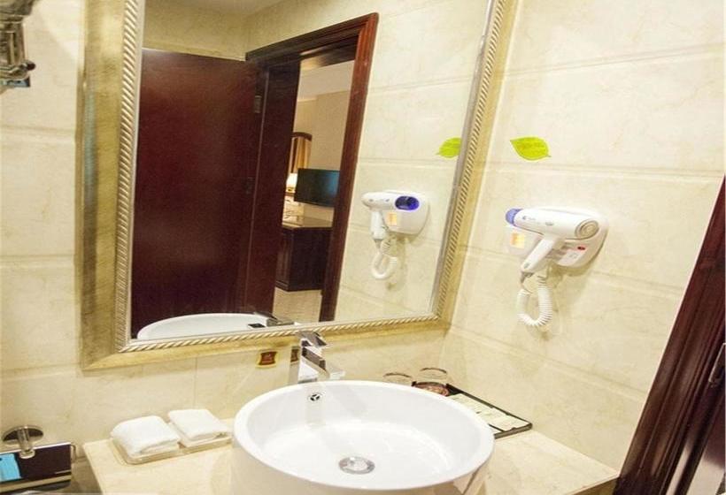 Отель Vienna  Chaozhou Bus Terminal Branch