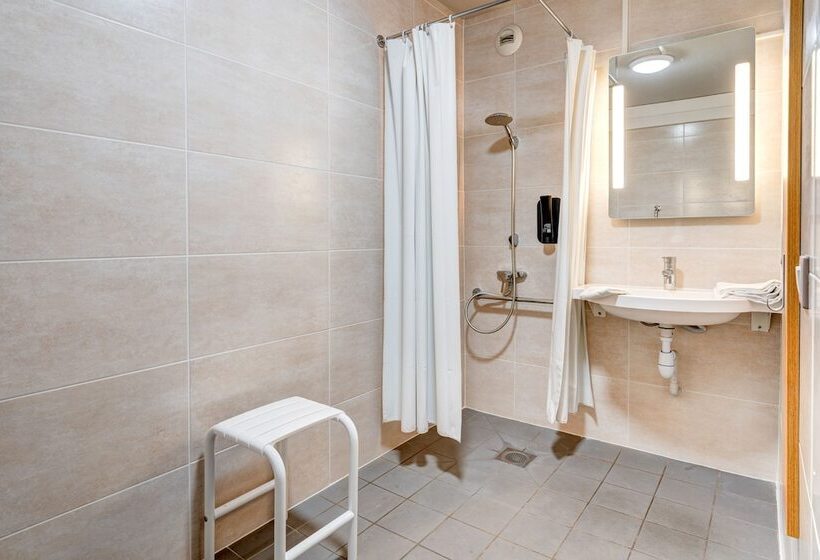 B&b Hotel Louveciennes