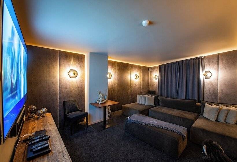 هتل Montchalet