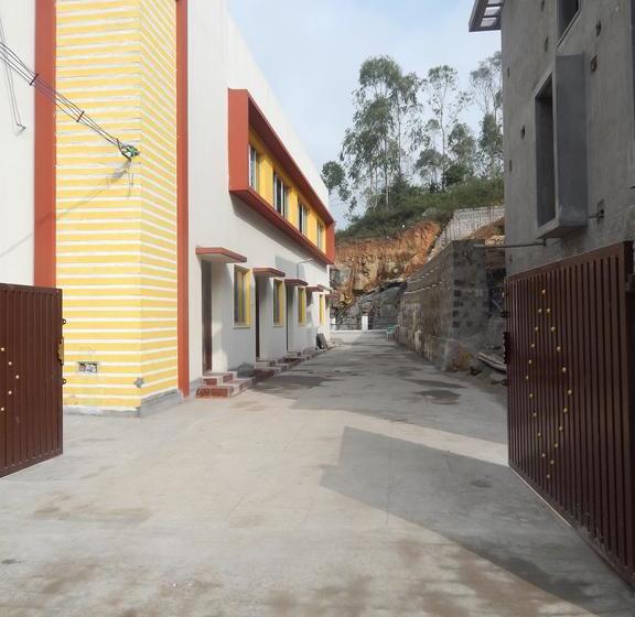 هتل Sri Silver Inn