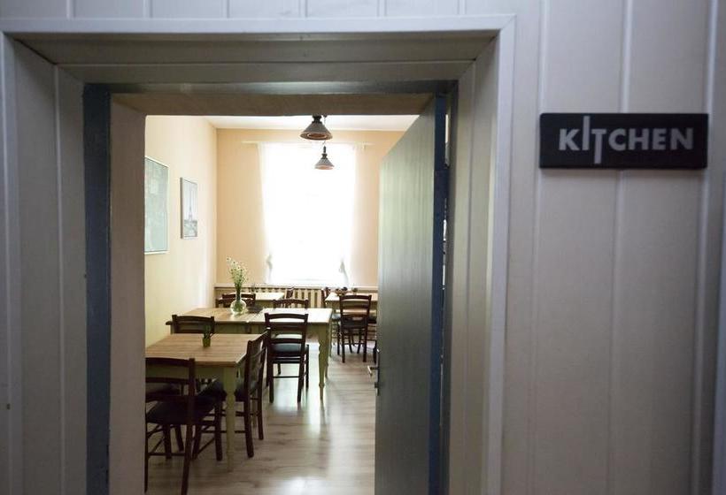 25 Hours Hostel