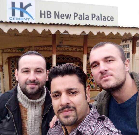 Bed and Breakfast House Boat New Pala Palace