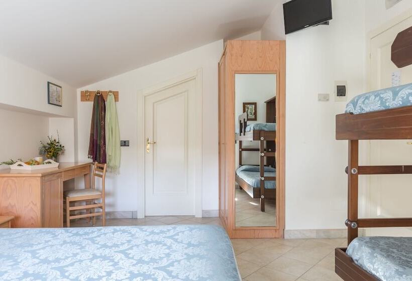 호텔 Albergo Il Giardino Del Rio
