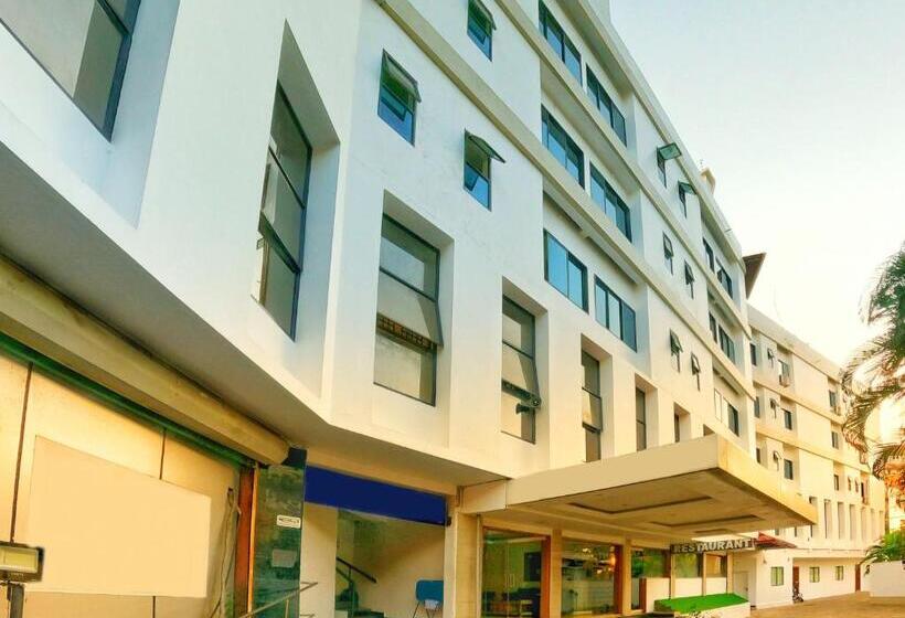 فندق Green Park Residency