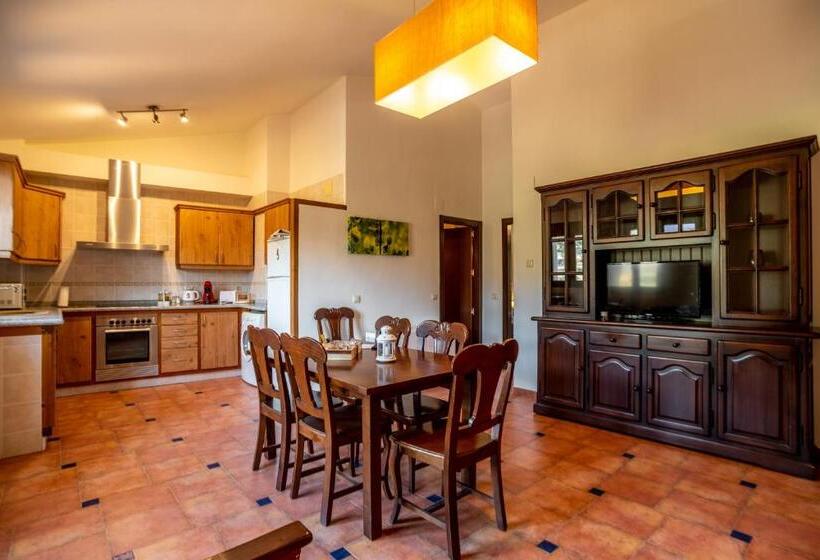 בית מלון כפרי Hostal El Guerrer