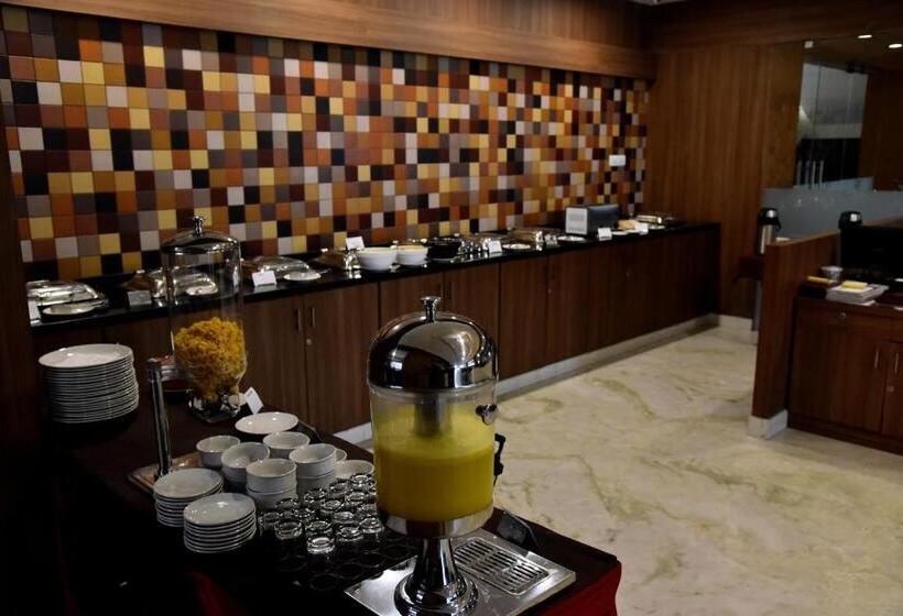 בית מלון כפרי Rathna Residency