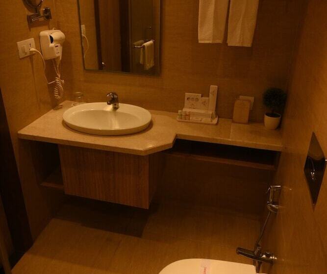 فندق The Maureen