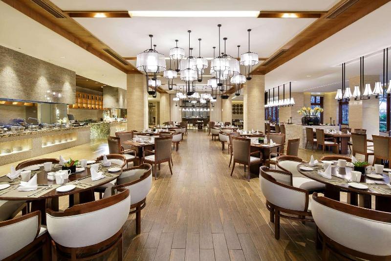 فندق Wyndham Grand Plaza Royale Wenchang