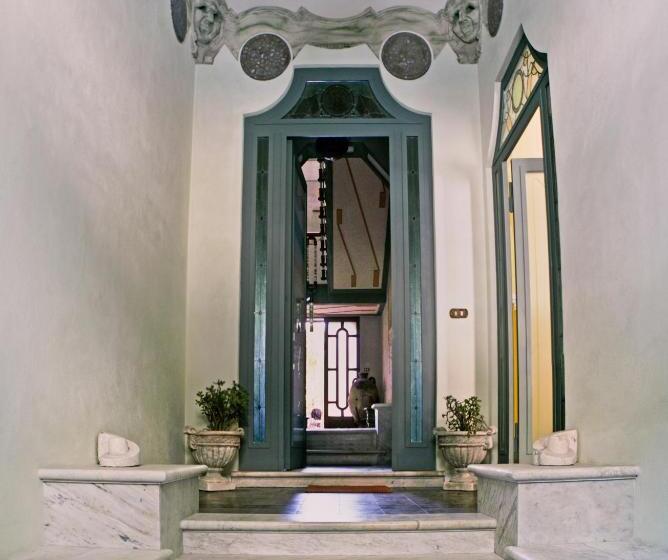 تختخواب و صبحانه Inn Liberty