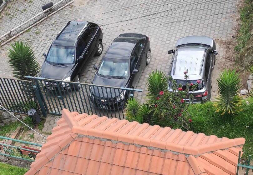 هتل Hostal Mirador De Otavalo