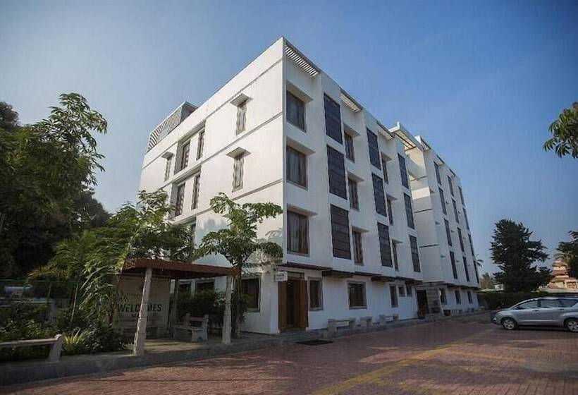 בית מלון כפרי Mayapuri Amira