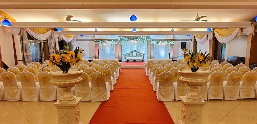 Kohinoor Samudra Beach Resort