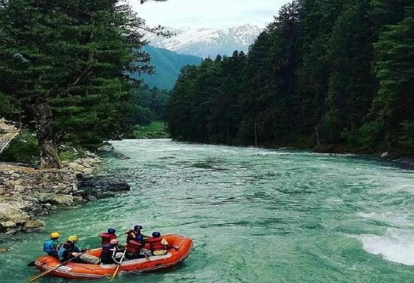 리조트 Brown Palace