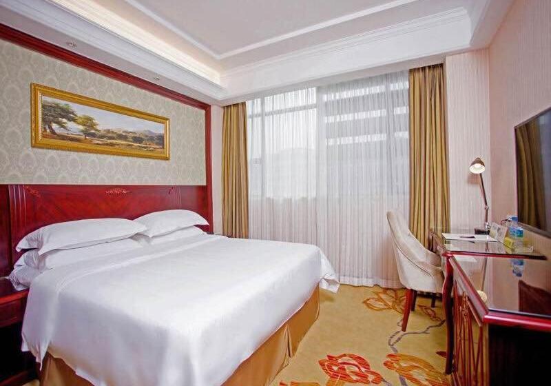 Vienna Hotel Shenzhen Shiyan Shilong Community