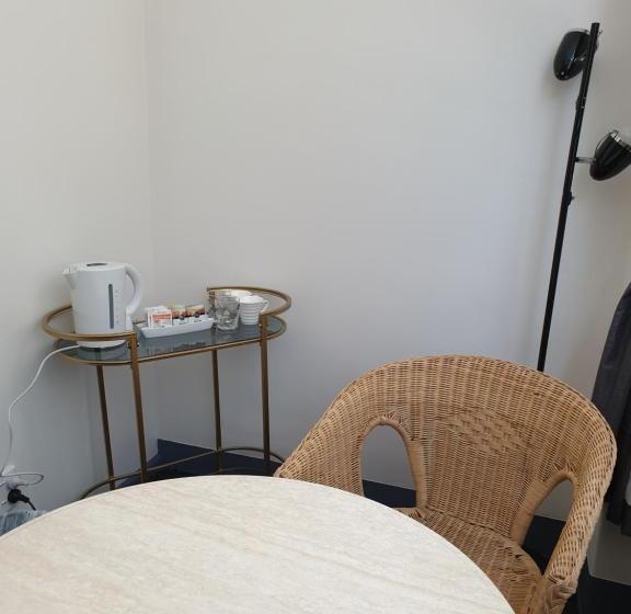 فندق صغير Archies Bunker Affordable Accommodation