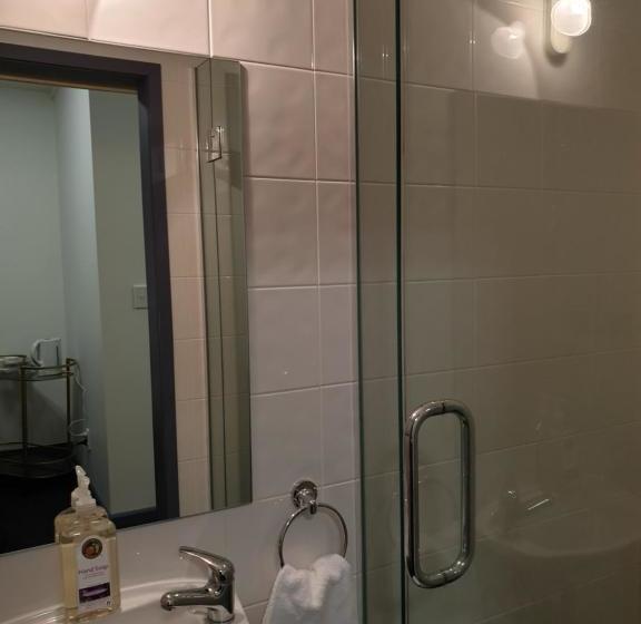 فندق صغير Archies Bunker Affordable Accommodation