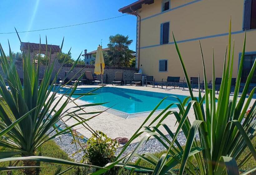 مبيت وإفطار Casa Pellis