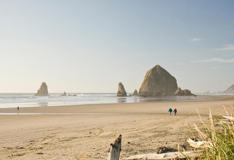 تختخواب و صبحانه Arch Cape Inn And Retreat