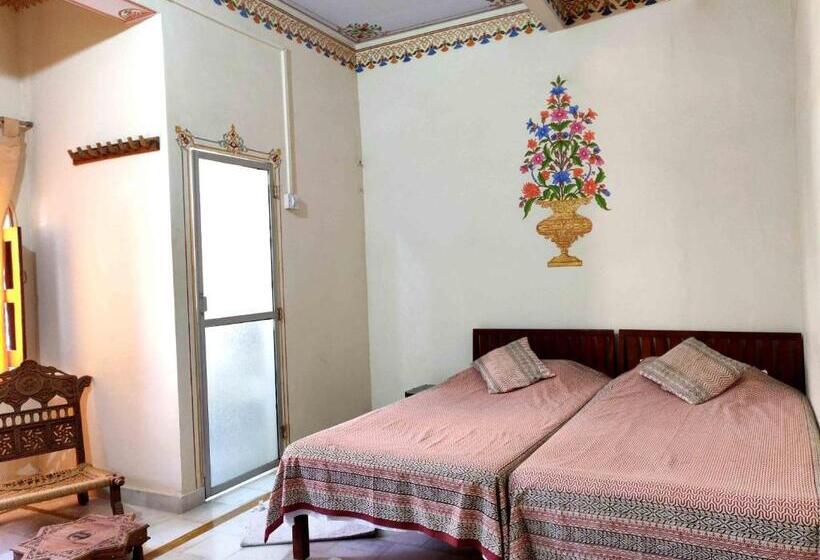 مبيت وإفطار Tourist Pension