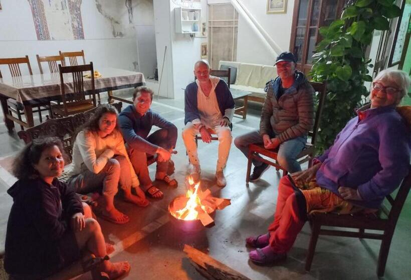 مبيت وإفطار Tourist Pension