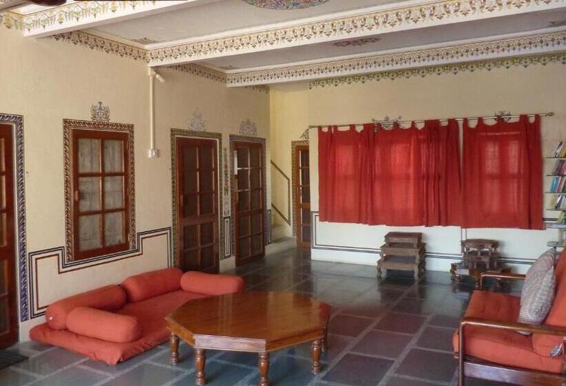 مبيت وإفطار Tourist Pension