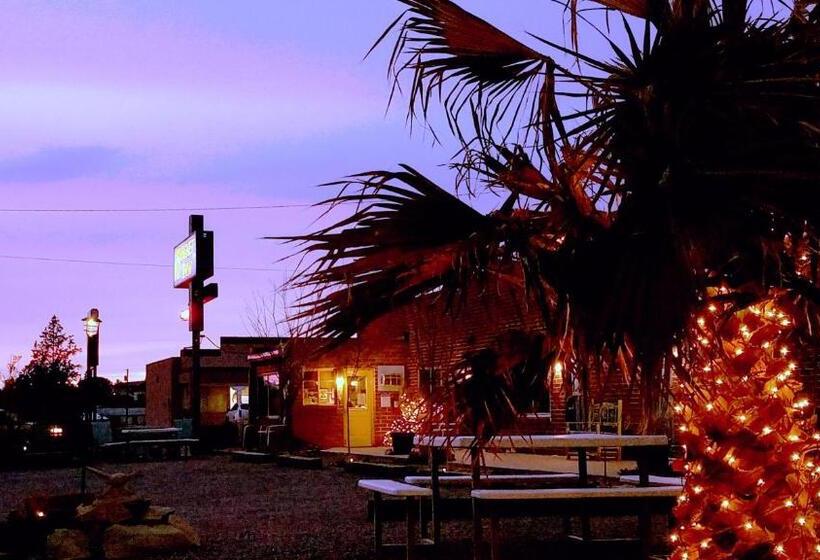 فندق Rocket Inn