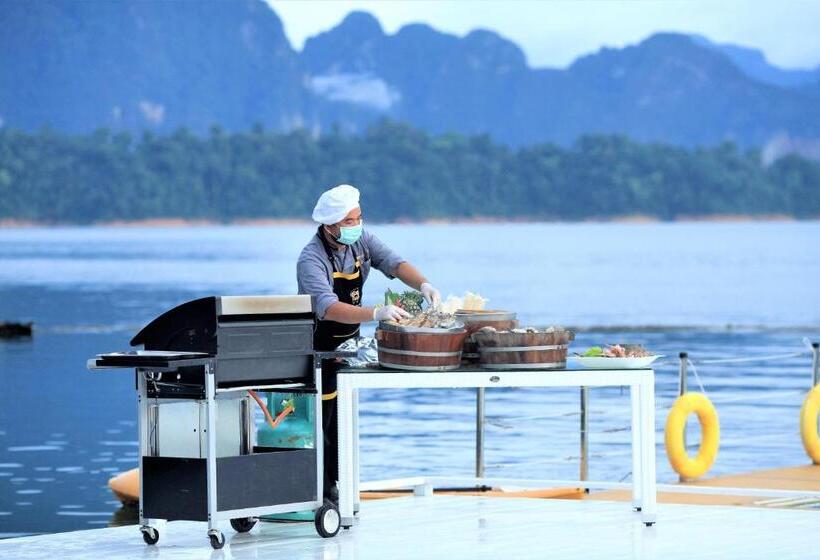 500 Rai Floating Resort