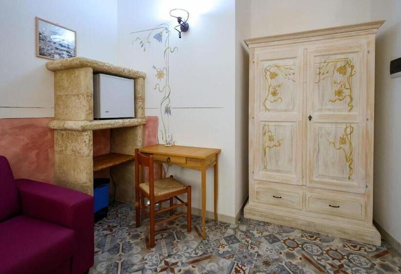 مبيت وإفطار Antico Borgo Marchese