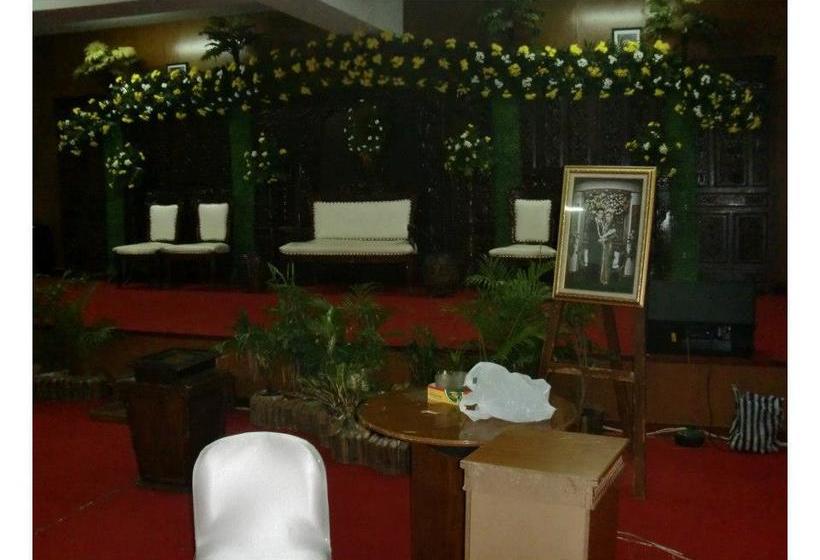 هتل Captial O 2205  3 Intan