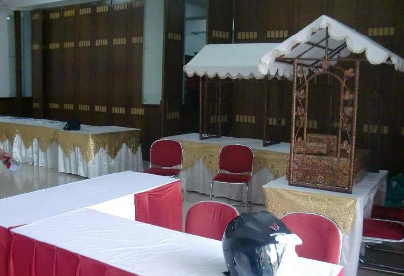 هتل Captial O 2205  3 Intan