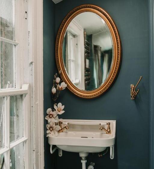 Spoon And The Stars Hostel