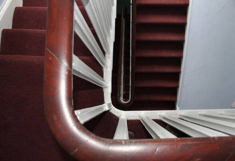 Spoon And The Stars Hostel