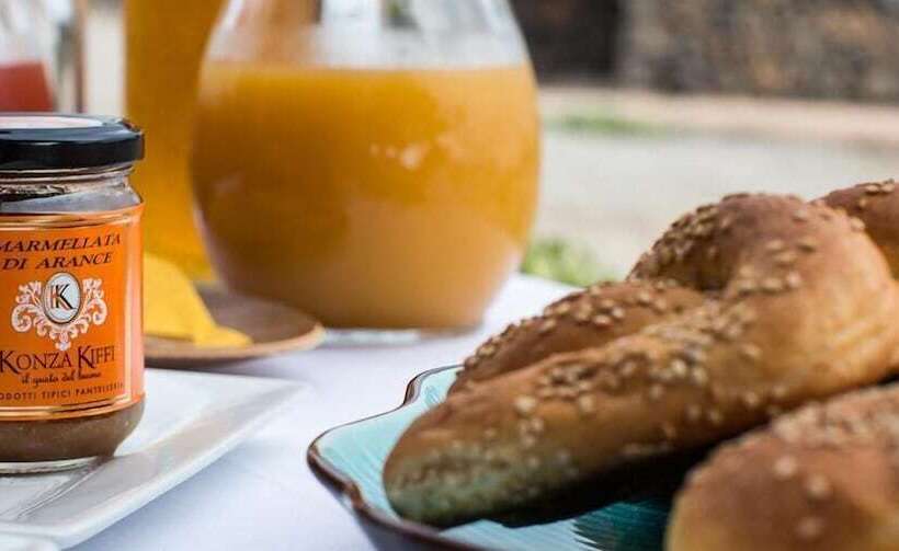 تختخواب و صبحانه Dammusi Al Qubba Wellness & Resort