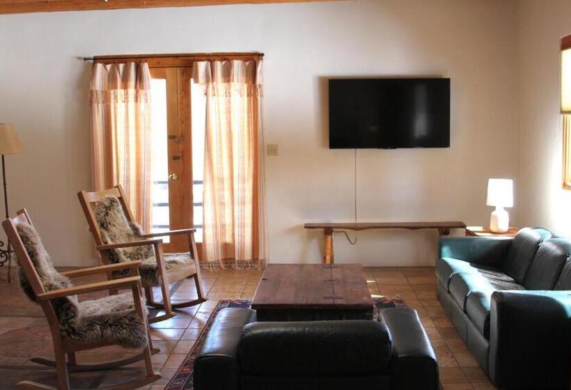 تختخواب و صبحانه Hacienda Del Sol