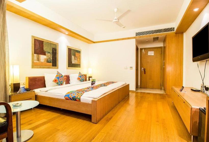 Отель Fab Raj Darbar Iffco