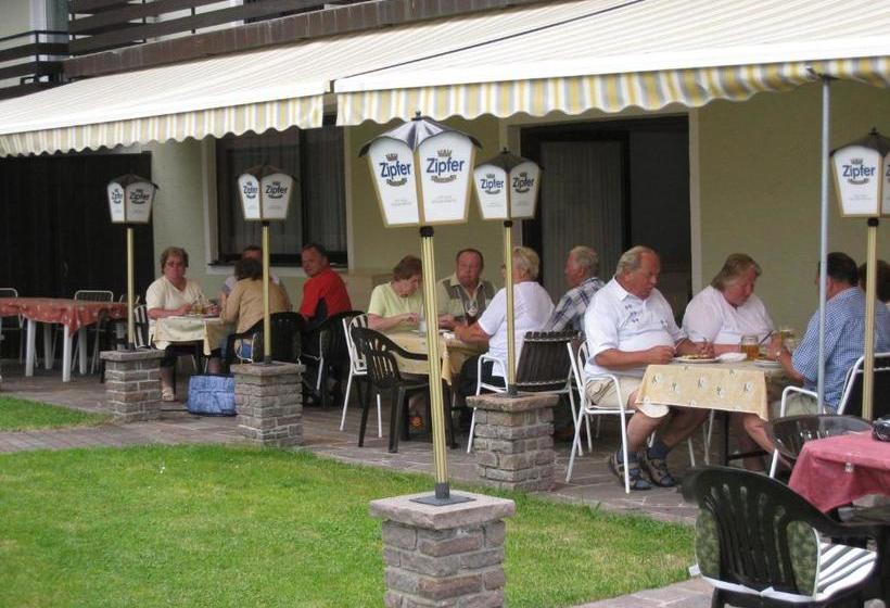 ホテル Gasthof Strobl Waldfrieden Garni