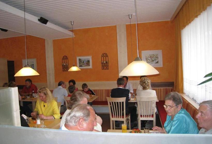 ホテル Gasthof Strobl Waldfrieden Garni