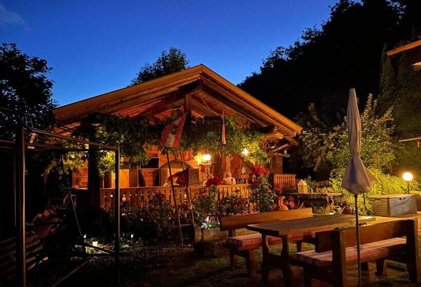 فندق B&b Pension Karlsdorfer Hof