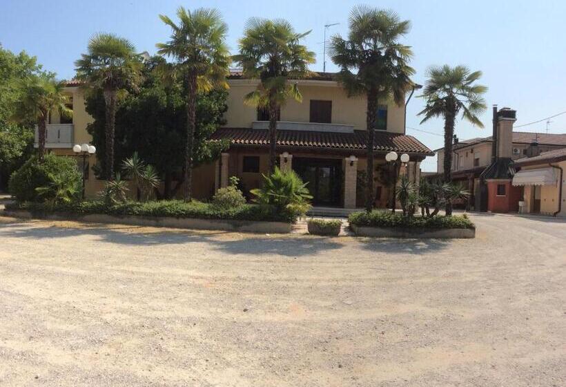 酒店 Pizzeria Ristorante Al Leone