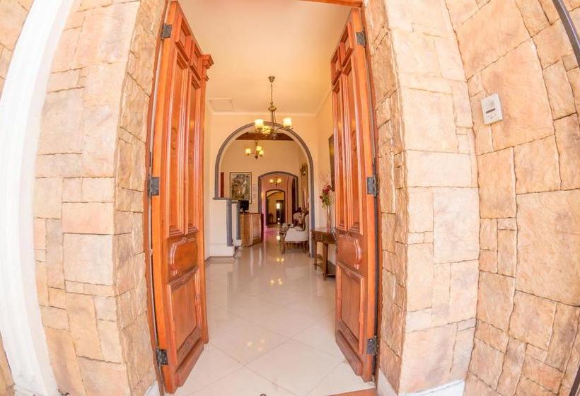 هتل Victoria Hostal