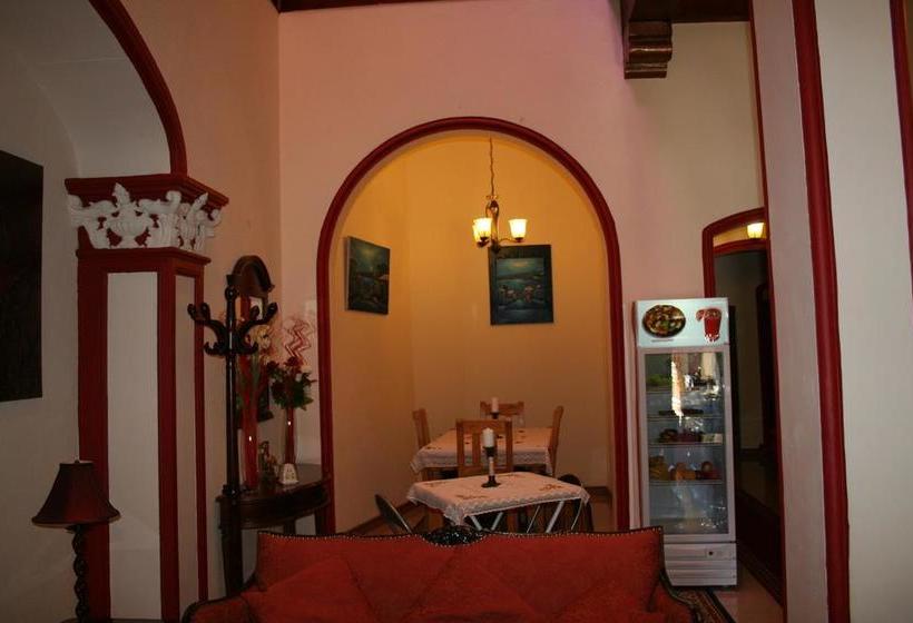 هتل Victoria Hostal