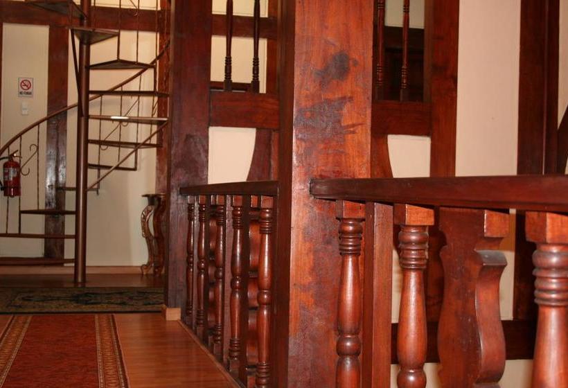 هتل Victoria Hostal