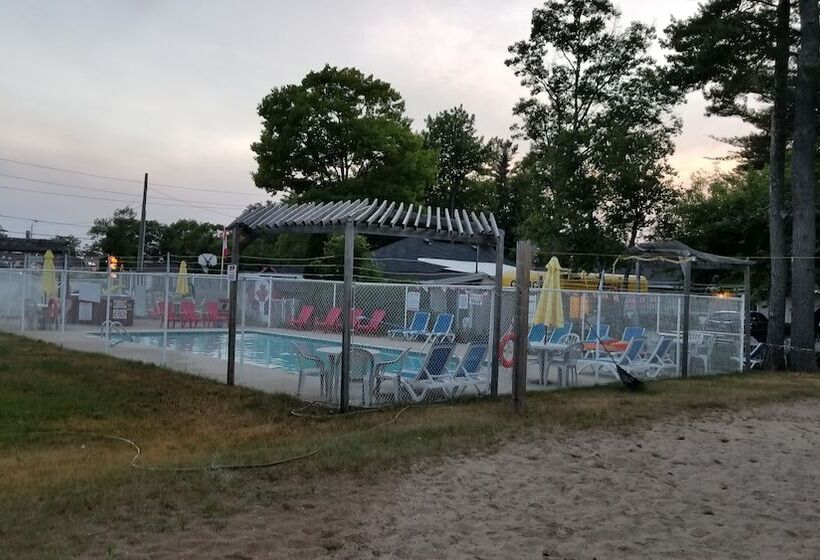 モーテル Wasaga Beach Inn And Cottages